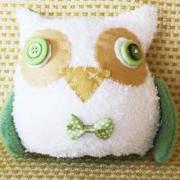 BOObeloobie Orli the Owl in Olive Green, White and Cream with a yellow beak and wing detail