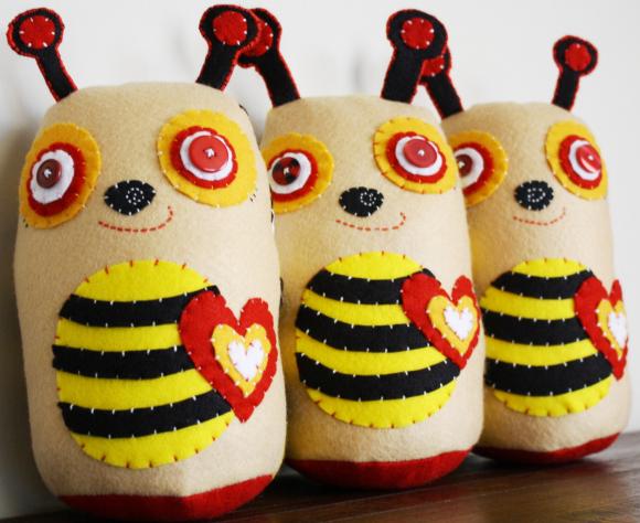 Boobeloobie Bumble The Bee In Yellow, Black, Red And White With Cream